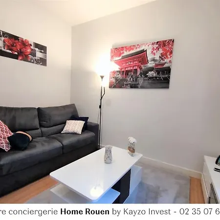 Apartment Romain, F2 Au Pied De La Cathedrale De !
